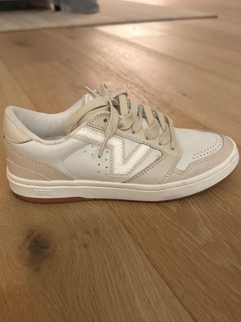 Vans Lowland 2.0 Shoe 6 mens, 7.5 womens